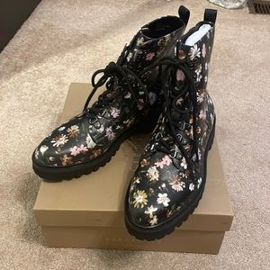 Sanctuary Lace up Boots